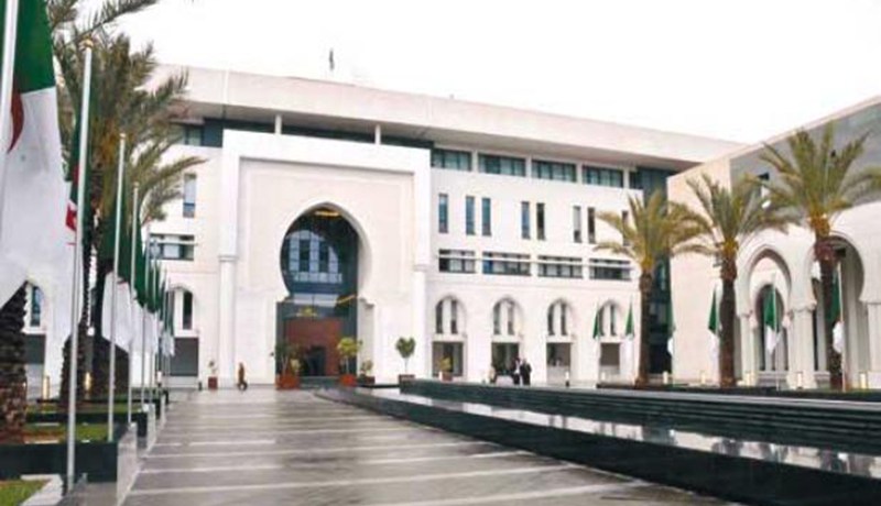 الملحقات الدبلوماسية في الخارج تحت رحمة أشخاص غرباء