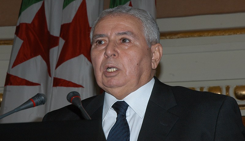 بن صالح يحتفل بنوفمبر في جويلية