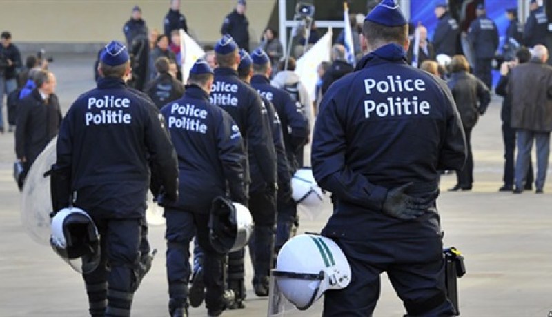الشرطة البلجيكية تعتقل مسلما أمام أولاده
