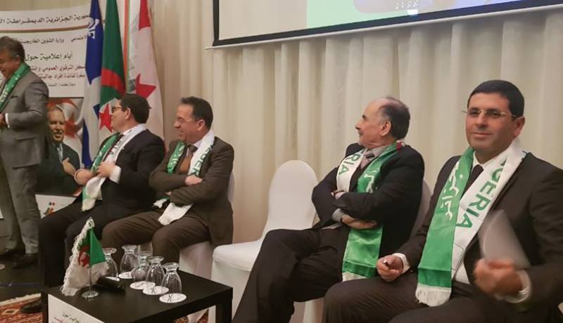 طمار يقدم عقود سكنات الترقوي العمومي للمكتتبين المقيمين بكندا