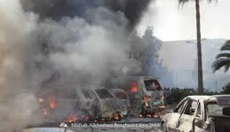 قتيل و 7 جرحى في إنفجار سيارة وسط جنازة ببنغازي