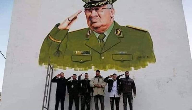 بالصور: شباب من سطيف يبدعون في رسم الفقيد الفريق قايد صالح