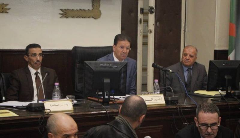 والي قسنطينة: تحصيل مداخيل البلدية لتمويل مختلف المشاريع الموجهة للمواطنين