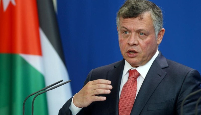 الملك الأردني يأمر بوقف قرار رفع أسعار الوقود والكهرباء عقب الاحتجاجات
