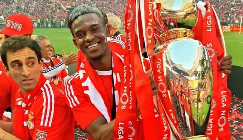 بنفيكا يتوج بلقب الدوري البرتغالي