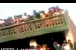 بالفيديو .. ماذا حصل لخمسين سيدة لدى مشاهدة موكب زفاف