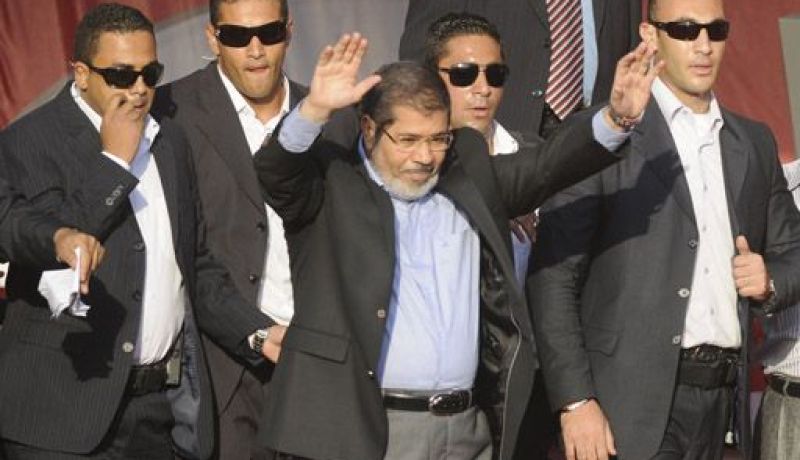 مرسي يثير اهتمام مؤيديه ومعارضيه في الشبكة العنكبوتية