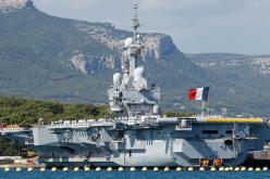 هولاند يزور حاملات الطائرات الفرنسية شارل ديغول في الشرق المتوسط