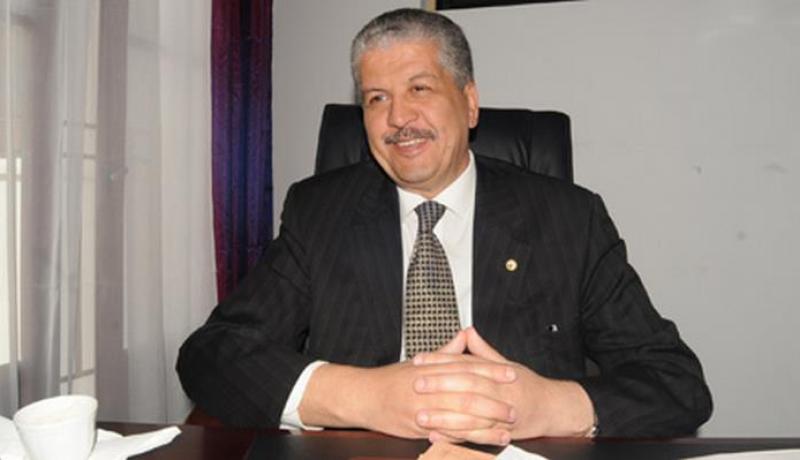 سلال يكرم الأساتذة والباحثين الأوائل على مستوى جامعات الوطن