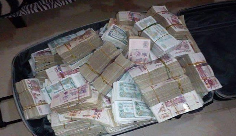 الإطاحة برجل أعمال تورط في تبييض أموال وتهريب 80 مليار سنتيم إلى الخارج