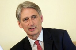 الجزائر وبريطانيا يؤكدان على ضرورة إيجاد حل سلمي للأزمة في ليبيا