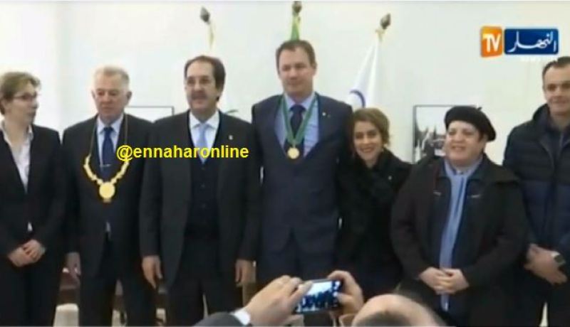 بيراف يكرم وفد اللجنة الأولمبية المجرية ويوقعان عقد شراكة