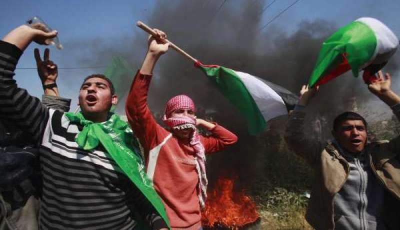 إصابة 10 فلسطينيين في تظاهرات إحياء ذكرى يوم الأرض في قطاع غزة
