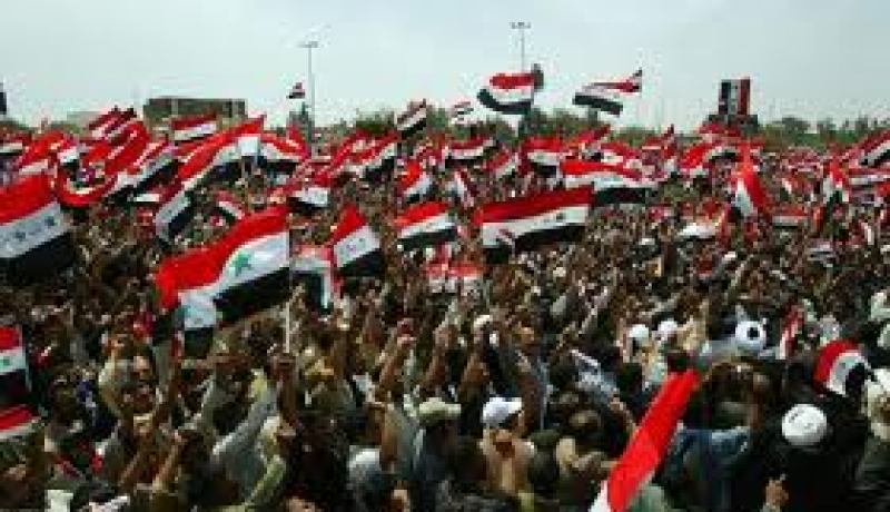 مظاهرات واسعة بالعديد من المدن العراقية تطالب بخروج القوات الامريكية من البلاد