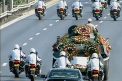 الرئيس الجزائري الاسبق الشاذلي بن جديد يوارى الثرى في جنازة رسمية