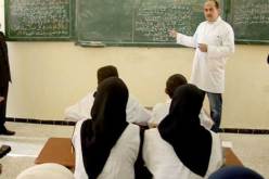 بالفيديو أستاذ يفر من نافذة القسم بسبب التلاميذ في وهران