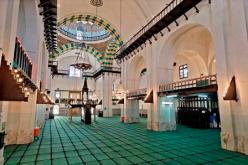 أئمة وهران يطالبون غلام الله بتسوية أجورهم المتأخرة وينتقدون القانون الأساسي