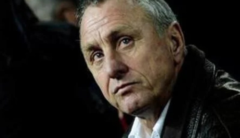 كرويف يؤيد قرار غوارديولا بالرحيل في نهاية الموسم