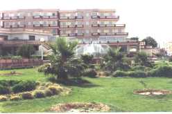 والي المسيلة يقدم عرضا حول التنمية والجهود المبذولة لتحسين حياة المواطن بالولاية