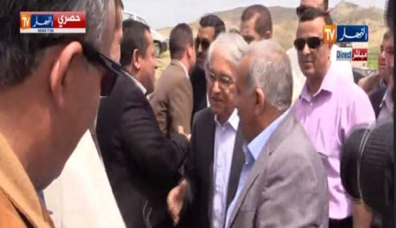بالفيديو شكيب خليل في زيارة لزاوية بني هديم بالمدية