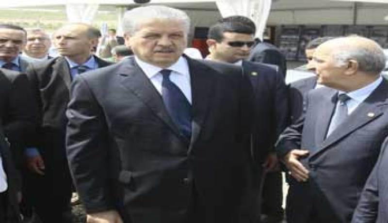 سلال يصرح أن الجزائر شعب واحد وموحد ويجب أن يتجسد ذلك من خلال العمران