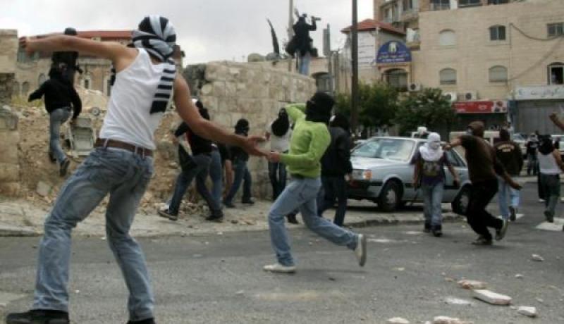 إصابة فلسطينيين في مواجهات مع قوات الكيان الصهيوني بالضفة الغربية