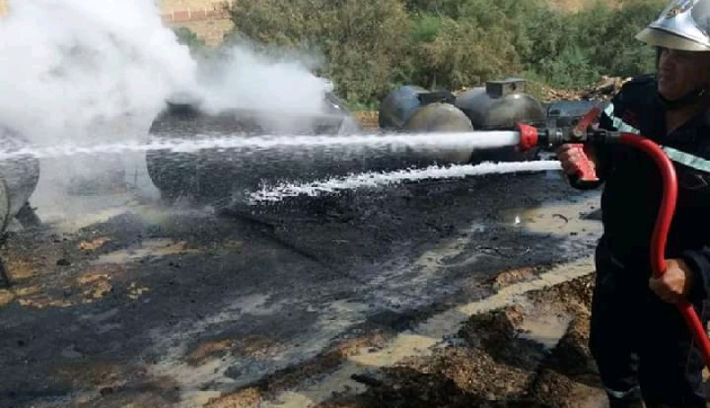 الشلف: إندلاع حريق مهول في 5 صهاريج من الزفت بأم الدروع