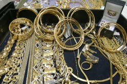 جمارك الغزوات بتلمسان تحبط تهريب أكثر من رطل من الذهب الخالص