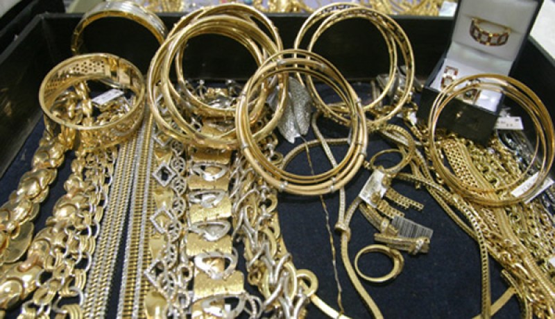 جمارك الغزوات بتلمسان تحبط تهريب أكثر من رطل من الذهب الخالص