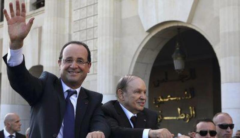 الرئيس الفرنسي يلقي في الاثناء خطابا أمام البرلمان الجزائري