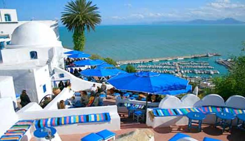 تسهيلات للجزائريين الراغبين في قضاء العطلة الصيفية بتونس