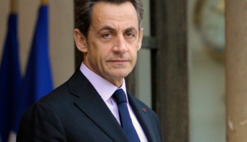 القذافي كان يخلّص ساركوزي كاش