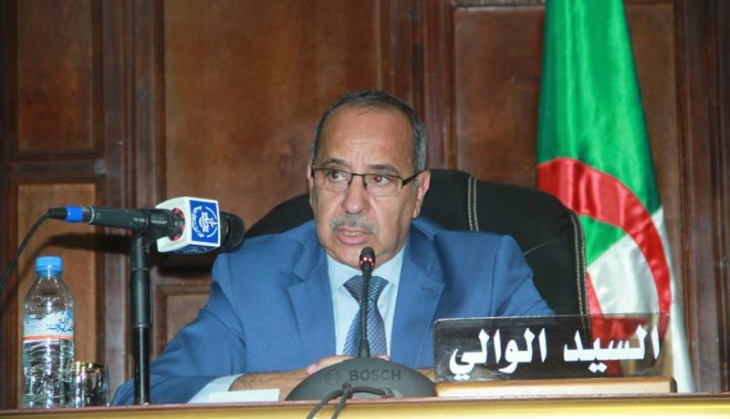 والي عين الدفلى يدعو المقاولات المشيدة للمدارس العمل بالعطل الأسبوعية والفصلية