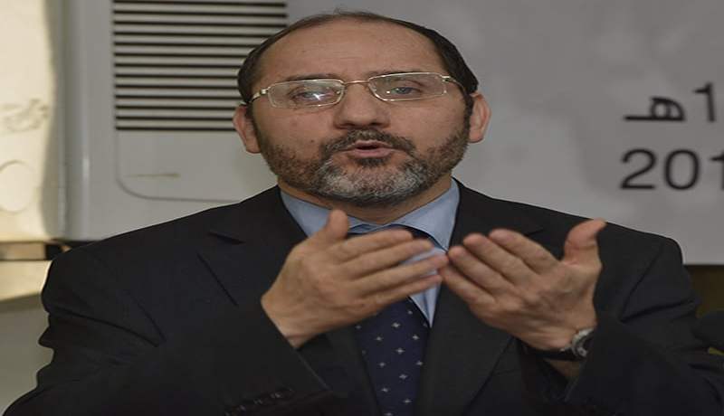 البوليتيك أولى من الصلاة عند مقري