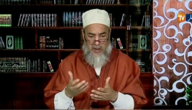 بالفيديو شاهد ما قاله الشيخ شمس الدين للصائم الذي يخفي الأكل في فمه