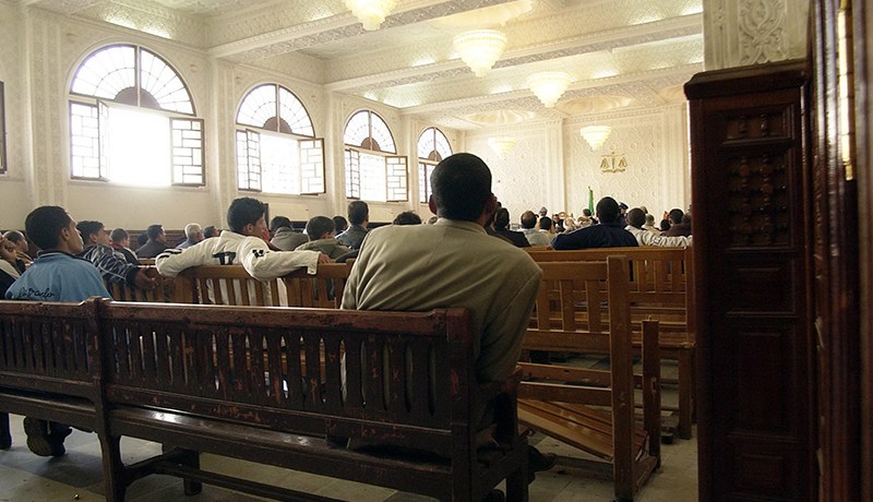 مشعوذة تنصب على ضحاياها وتستولي على مجوهراتهم باستغلال «التوسويس»