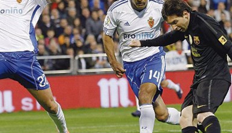 برشلونة يهزم ريال سرقسطة ويواصل ملاحقة القمة