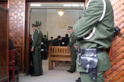 يستغلون فتاة قاصر ويحرضونها على سرقة مجوهرات جدتها