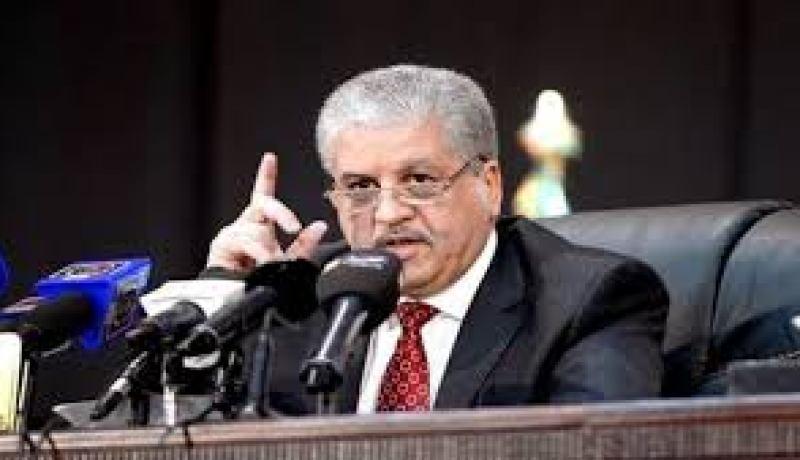 سلال: الدولة تتكفل بأعباء نقل مواد البناء الأساسية نحو المناطق الجنوبية للوطن