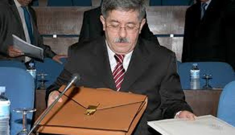 الياس شريط يقترح العودة إلى النظام الثنائي المزدوج في السلطة التنفيذية