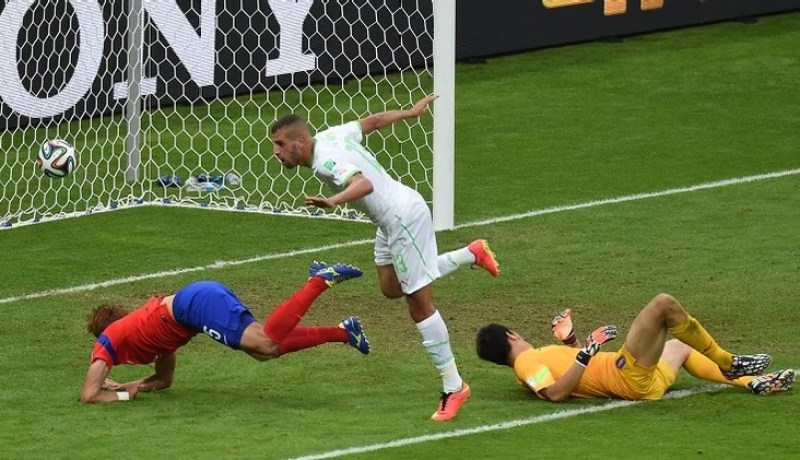 الجزائر تسحق كوريا بأربعة أهداف لهدفين وتقترب من التأهل للدور الثاني