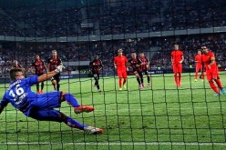 برشلونة يتعادل مع نيس الفرنسي بركلتي جزاء