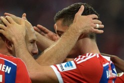 بايرن ميونيخ يبدأ حملة الدفاع عن لقبه بفوز صعب على فولفسبورغ 2-1