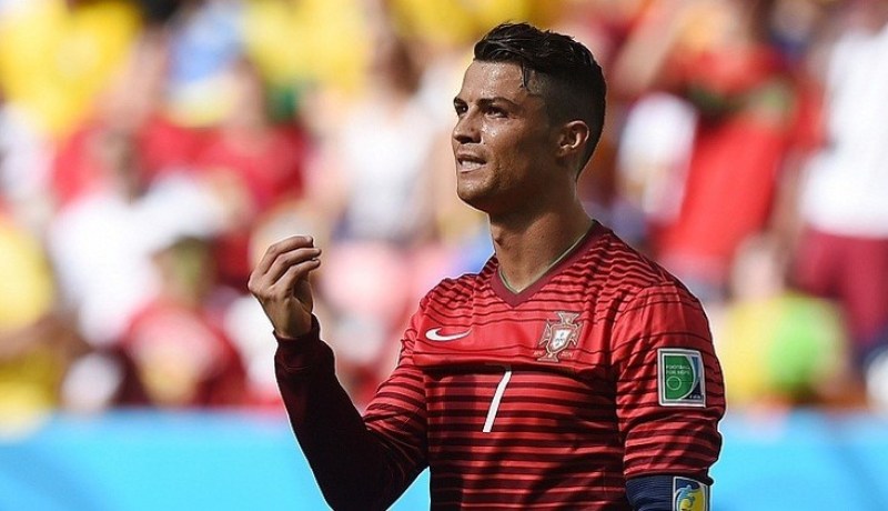 استبعاد رونالدو من مواجهة البرتغال وألبانيا في تصفيات “يورو 2016”