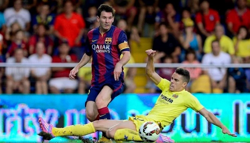 البرسا يغرق الغواصة الصفراء بتصويبة ساندرو