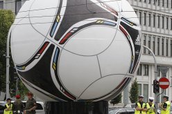 اليويفا يطالب المسئولين في بولندا وأوكرانيا بالتصدي للعنصرية