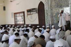 الأئمة الجزائريون مجبرون  بالحصول على دبلوم في العلمانية بفرنسا