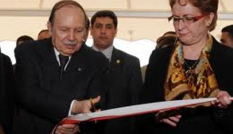 الجزائر تمنع 300 كتاب معظمها “يشيد بالإرهاب” من المشاركة بالمعرض الدولي للكتاب