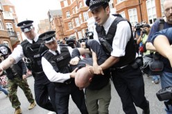 بريطانيا تعتقل 6 أشخاص للإشتباه في تخطيطهم لهجمات إرهابية