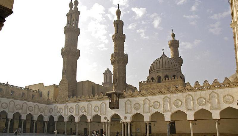 داعية مصري يقترح تحويل المساجد إلى قاعات للمسرح والسينما